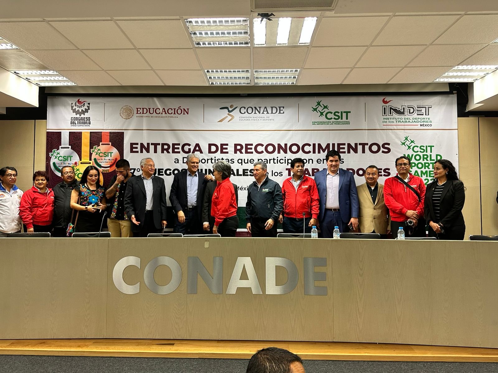 ATLETAS DEL SJOIIM FUERON PREMIADOS POR LA CONADE