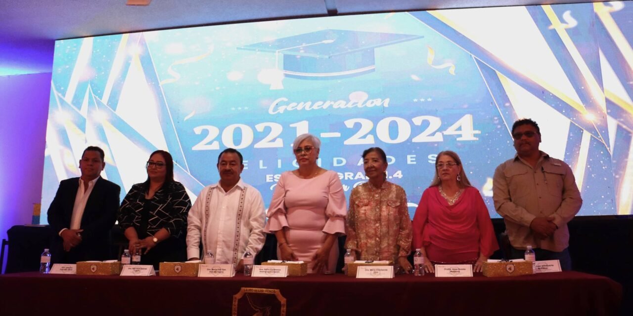 EMOTIVA CEREMONIA DE GRADUACIÓN DE LA SECUNDARIA GENERAL 4
