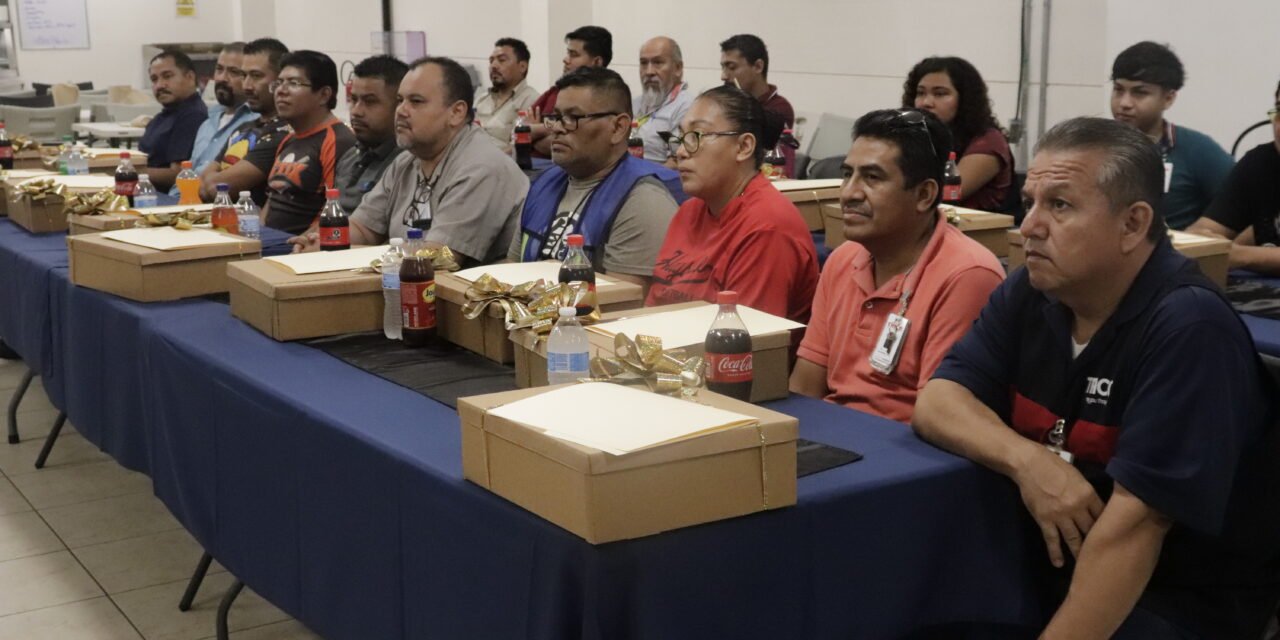 ENTREGA DE BECAS A AGREMIADOS DE TRICO 150