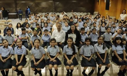 ENTREGAN MIL LICENCIAS DE LA PLATAFORMA DE LECTURA INTERACTIVA «PATHBOOK»