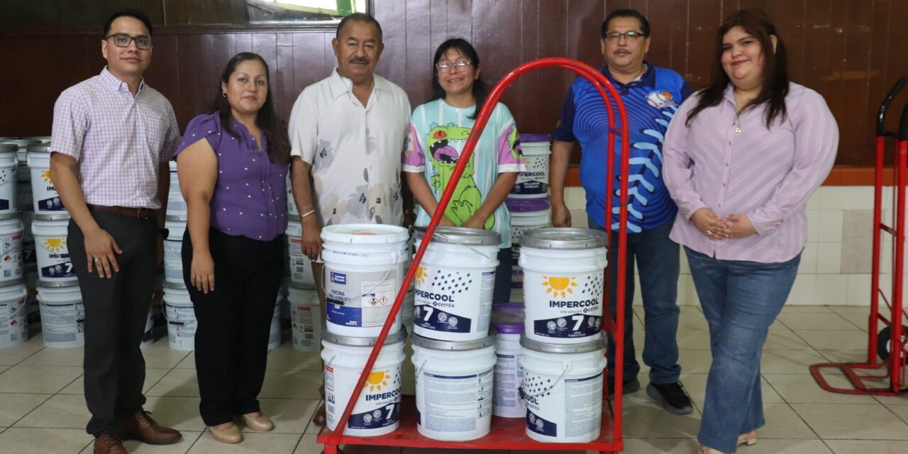 SE ENTREGAN 141 LATAS DE PINTURAS, IMPERMEABILIZANTE Y SELLADO A AGREMIADOS AL SJOIIM