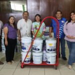 SE ENTREGAN 141 LATAS DE PINTURAS, IMPERMEABILIZANTE Y SELLADO A AGREMIADOS AL SJOIIM